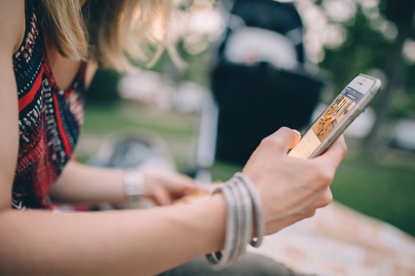 Bumble は右にスワイプすると他のユーザーに通知しますか?